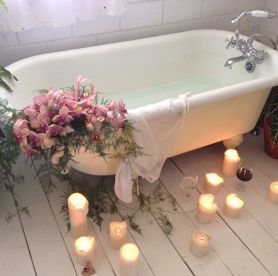 141849-Romantic-Bath-Tub